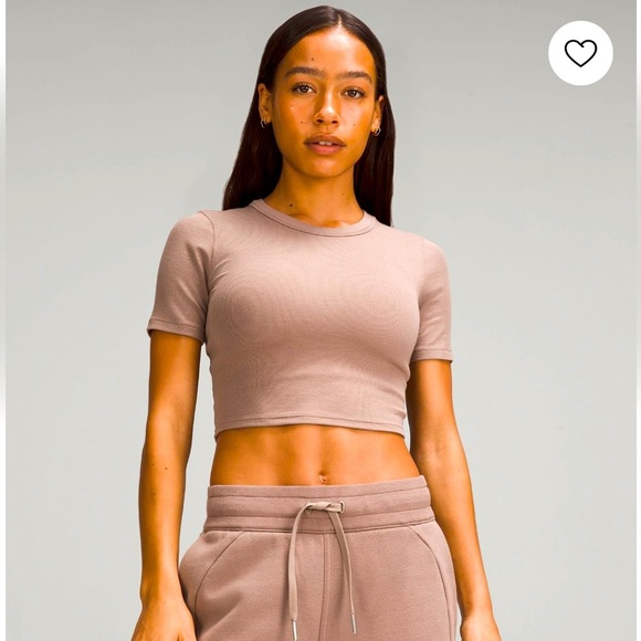 lululemon athletica Tops - Lululemon NWT Women's Tan Crop Top Size 12